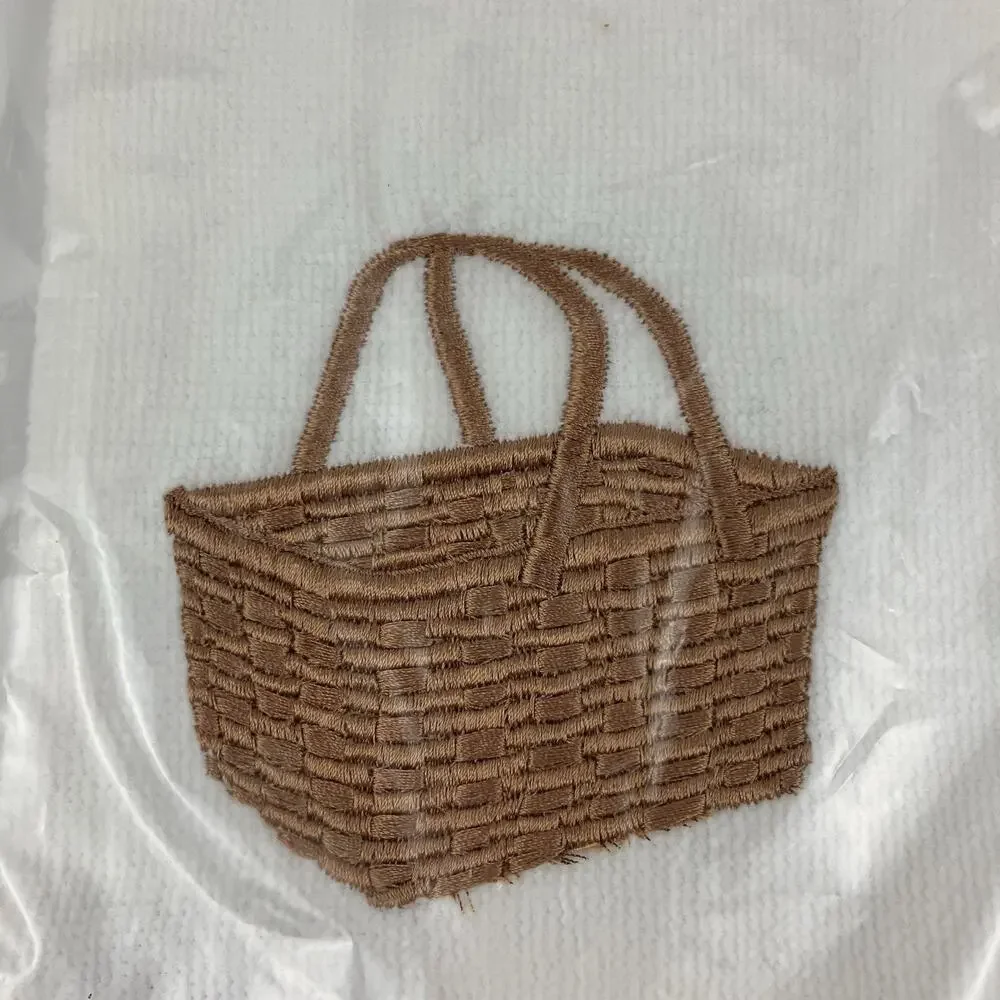 Vintage Dresden, Ohio Longaberger Basket White Towel | Classic Gifts #144219